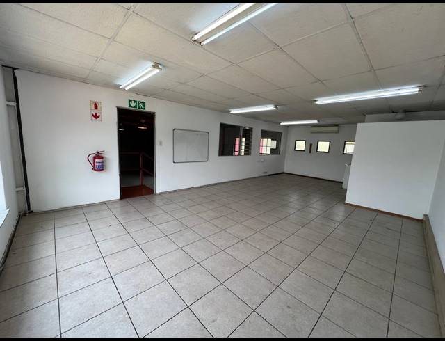 282M² WAREHOUSE TO LET IN STRIJDOMPARK